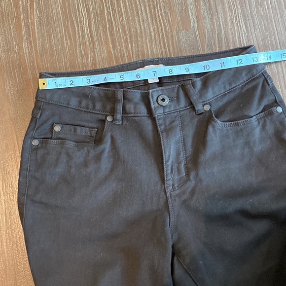 Reaction Kenneth Cole, ladies black denim in size 4. Lots of stretch. - Picture 6 of 8
